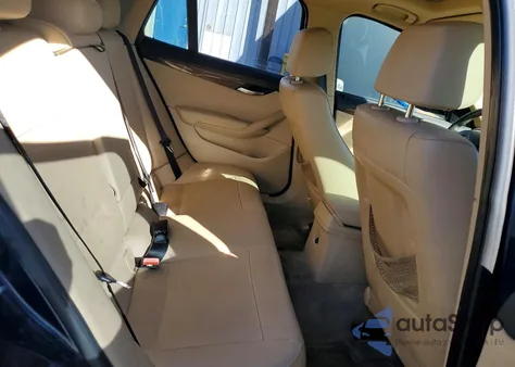 2013 BMW X1 xDrive35I z USA, uszkodzony, nr VIN WBAVM5C57DVV89018